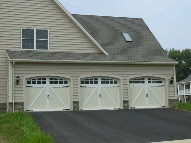 A Chicago Maintenance Chore – How to Pick Replacement Garage Door